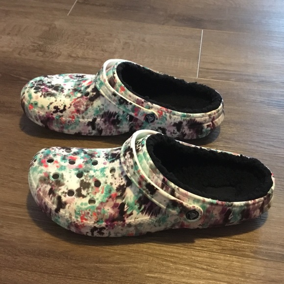 Crocs Tie Dye Lined Shoes Size 12 - Picture 4 of 6